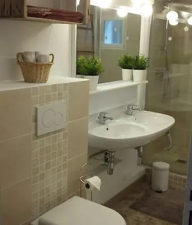 Le Temps Des Cerises.